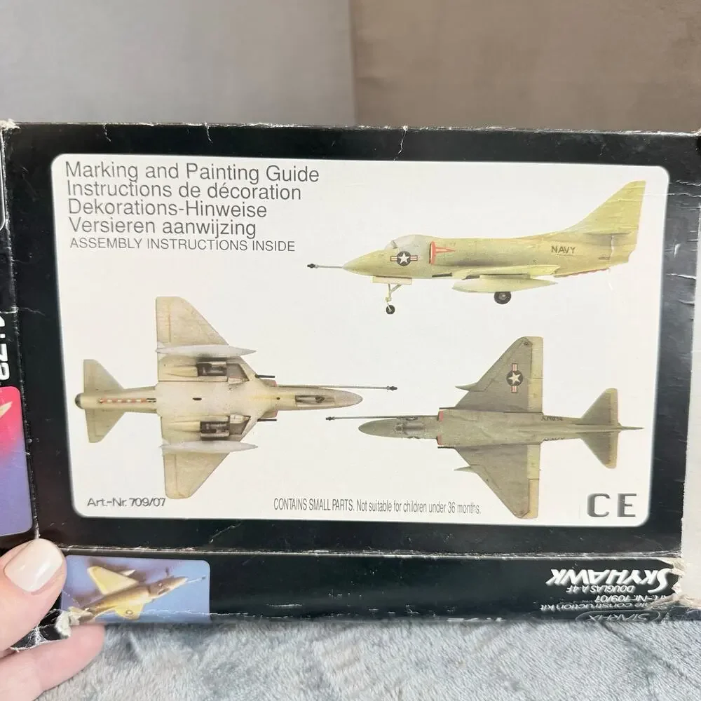 Starfix 1:72 Scale Construction Model Plane Kit Skyhawk Douglas A-4F 709/07